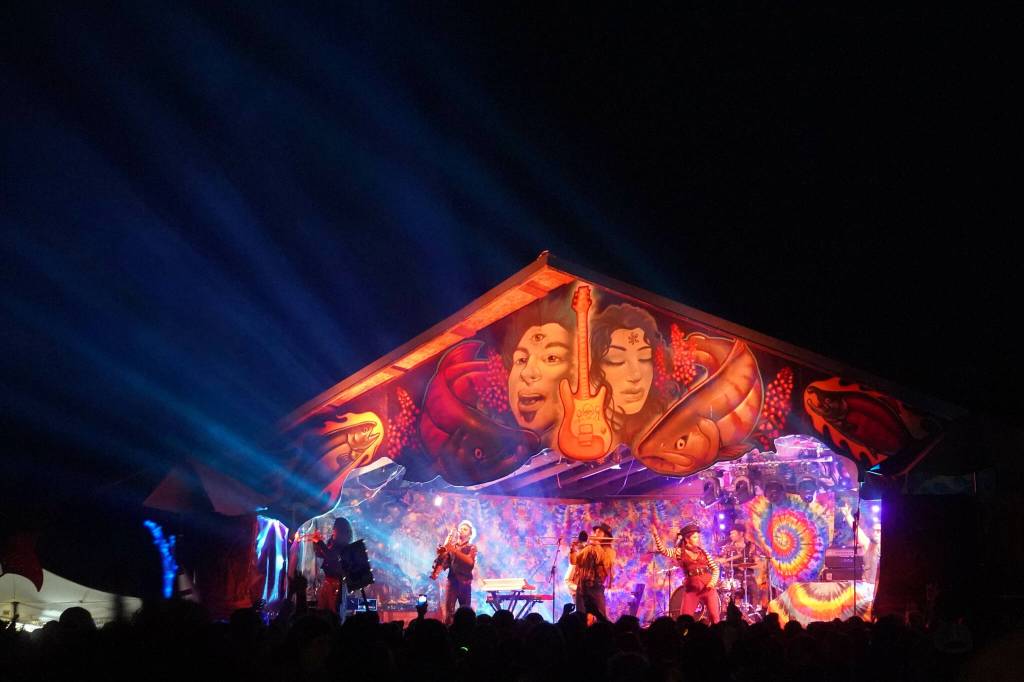 High Step Society perform on the Ocean Stage at Salmonfest in Ninilchik, Alaska, on Saturday, Aug. 3, 2024. (Jake Dye/Peninsula Clarion)
