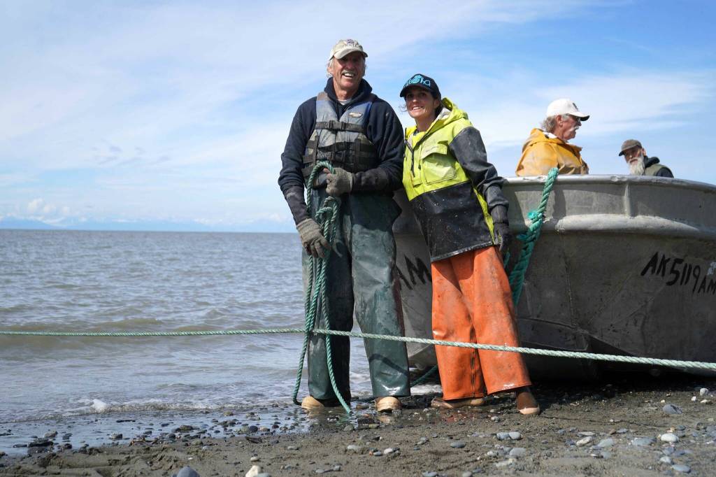 Gary Hollier ties his boat to shore in Kalifornsky, Alaska, on Wednesday, Aug. 6, 2025. (Jake Dye/Peninsula Clarion)